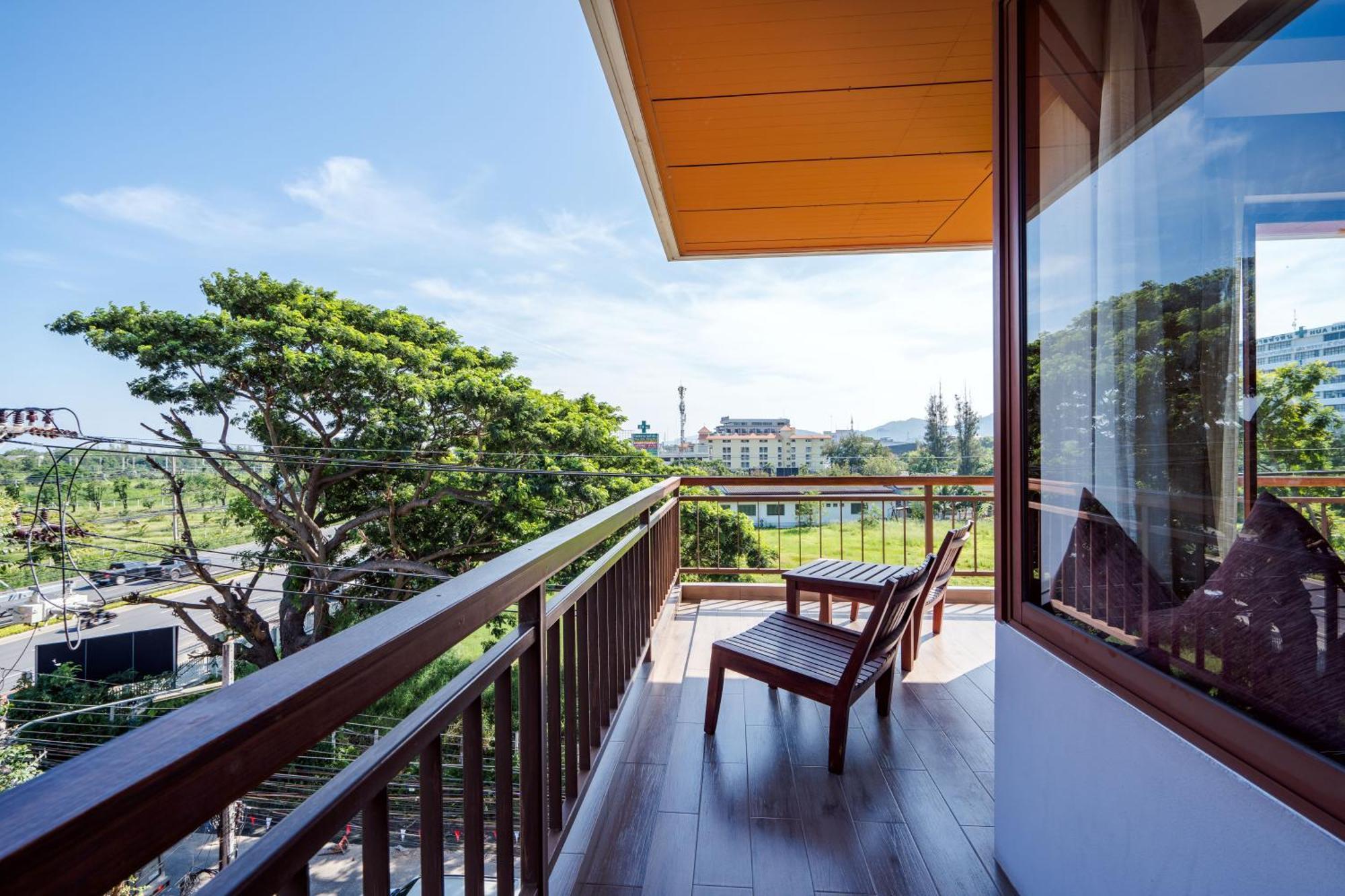 Ayrest Hua Hin Hotel Exterior foto